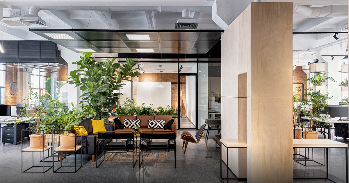 Hospitality-influenced workplace lounge