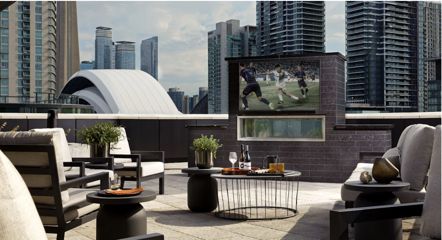 Mixed-use development with overlapping indoor and outdoor spaces
